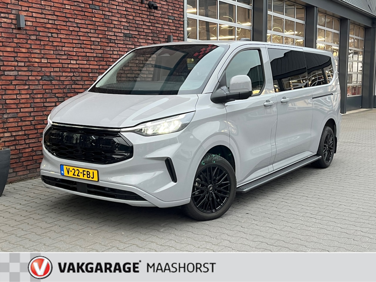 Ford Transit Custom - 320 2.0 TDCI L2H1 Limited Dubb.Cab Automaat/Dubb.Schuifd./Keyless/LED/PDC/DAB/Clima/Cruise - AutoWereld.nl