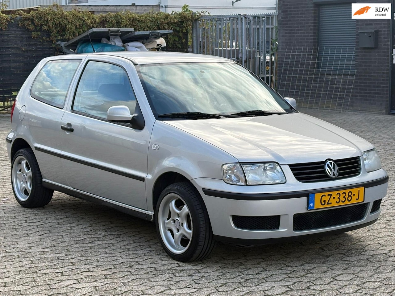Volkswagen Polo - 1.4 Comfortline 1.4 Comfortline Nieuwe APK - AutoWereld.nl