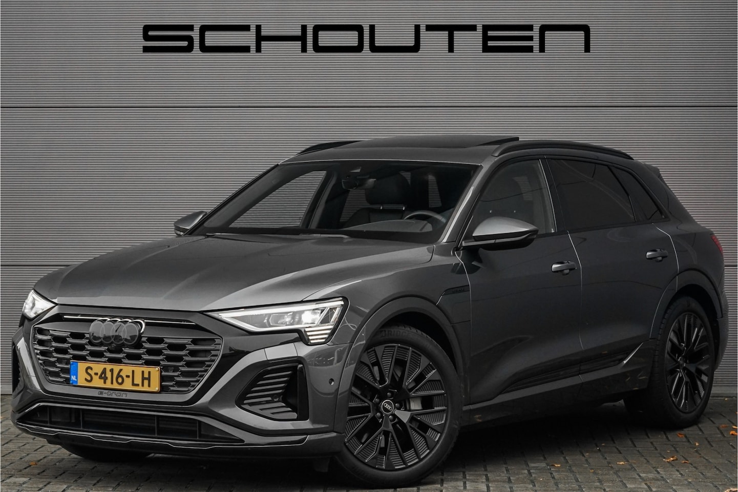 Audi Q8 e-tron - 50 Quattro S Edition 95 kWh Pano Leder Luchtvering 21" - AutoWereld.nl