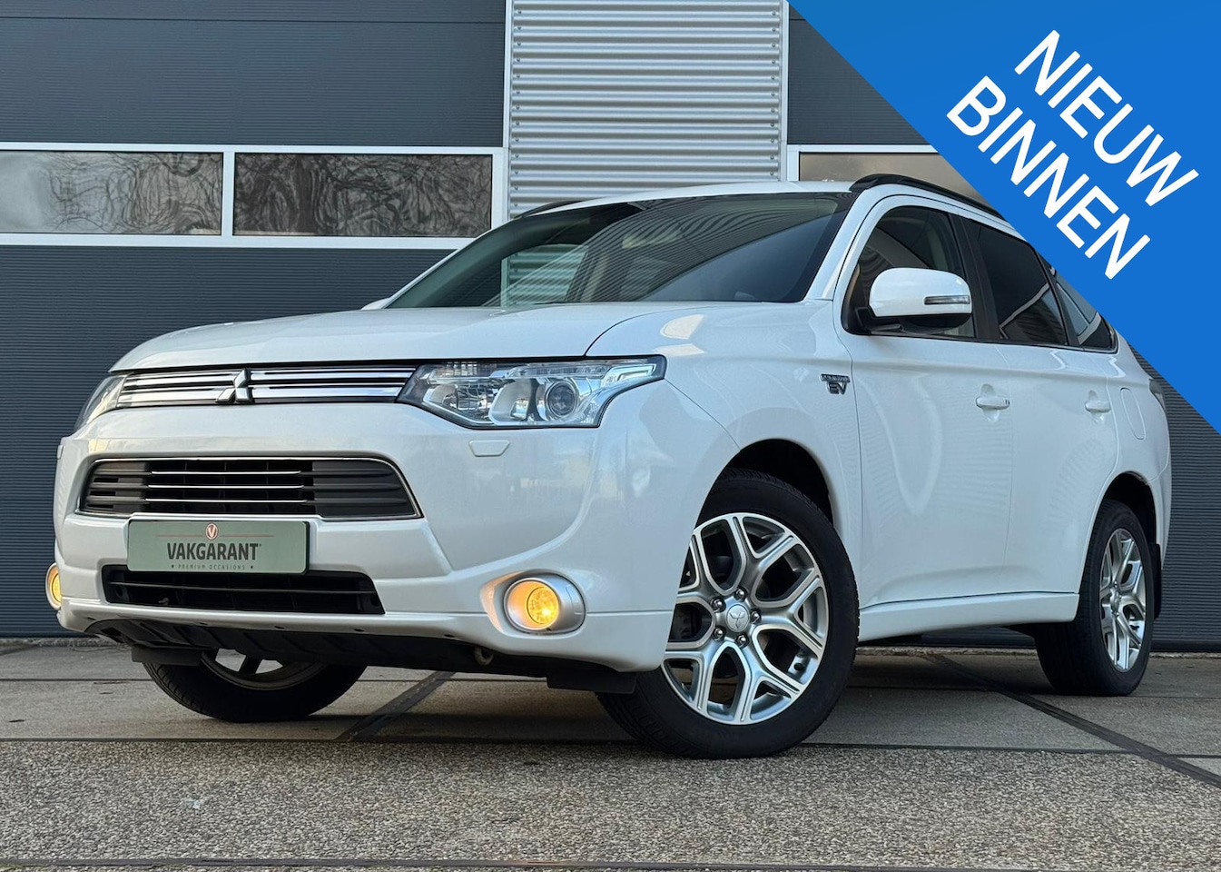 Mitsubishi Outlander - 2.0 PHEV Executive Edition |Trekhaak |Camera |Stoelverw. |Cruise Control - AutoWereld.nl