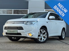 Mitsubishi Outlander - 2.0 PHEV Executive Edition |Trekhaak |Camera |Stoelverw. |Cruise Control