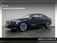 BMW i5 - Sedan eDrive40 84 kWh M-Sport | Stuurwielrand verwarmd | Adaptief onderstel professional |