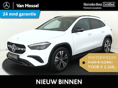 Mercedes-Benz GLA-Klasse - 180 Star Edition Luxury Line Panoramadak / Keyless / Parkeercamera / Privacy Glass / Sfeer
