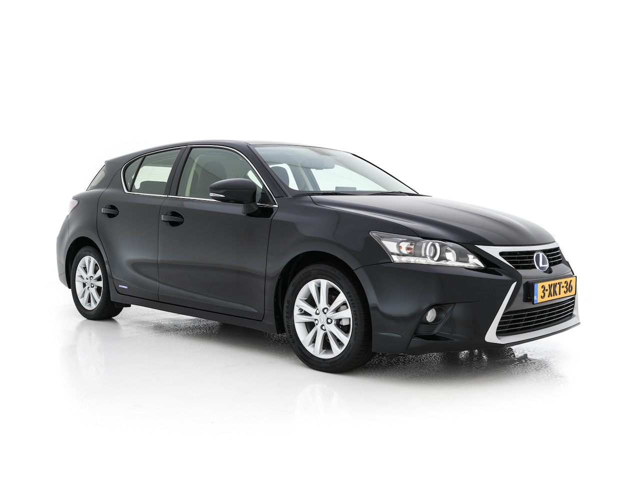 Lexus CT 200h - Business Line Aut. *NAVI-FULLMAP | ALCANTARA | COMFORT-SEATS | CAMERA | ECC | CRUISE | 16' - AutoWereld.nl