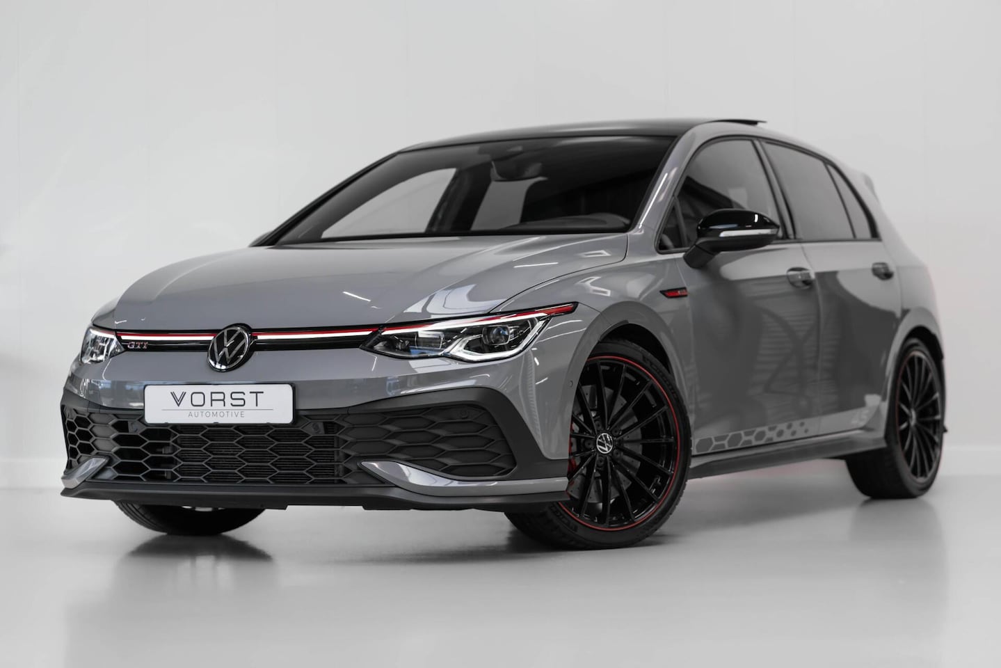 Volkswagen Golf - 2.0 TSI GTI Clubsport Pano HK DSG LED - AutoWereld.nl