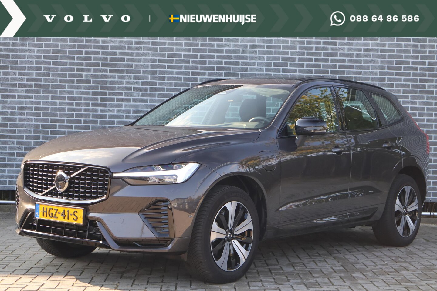 Volvo XC60 - 2.0 T6 Plug-in hybrid AWD Plus Dark | Adaptive Cruise control | Blis | Stoelverwarming voo - AutoWereld.nl