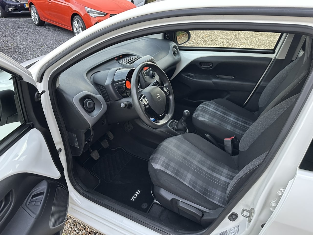 Peugeot 108 - 1.0 e-VTi Active Airco/Bluetooth