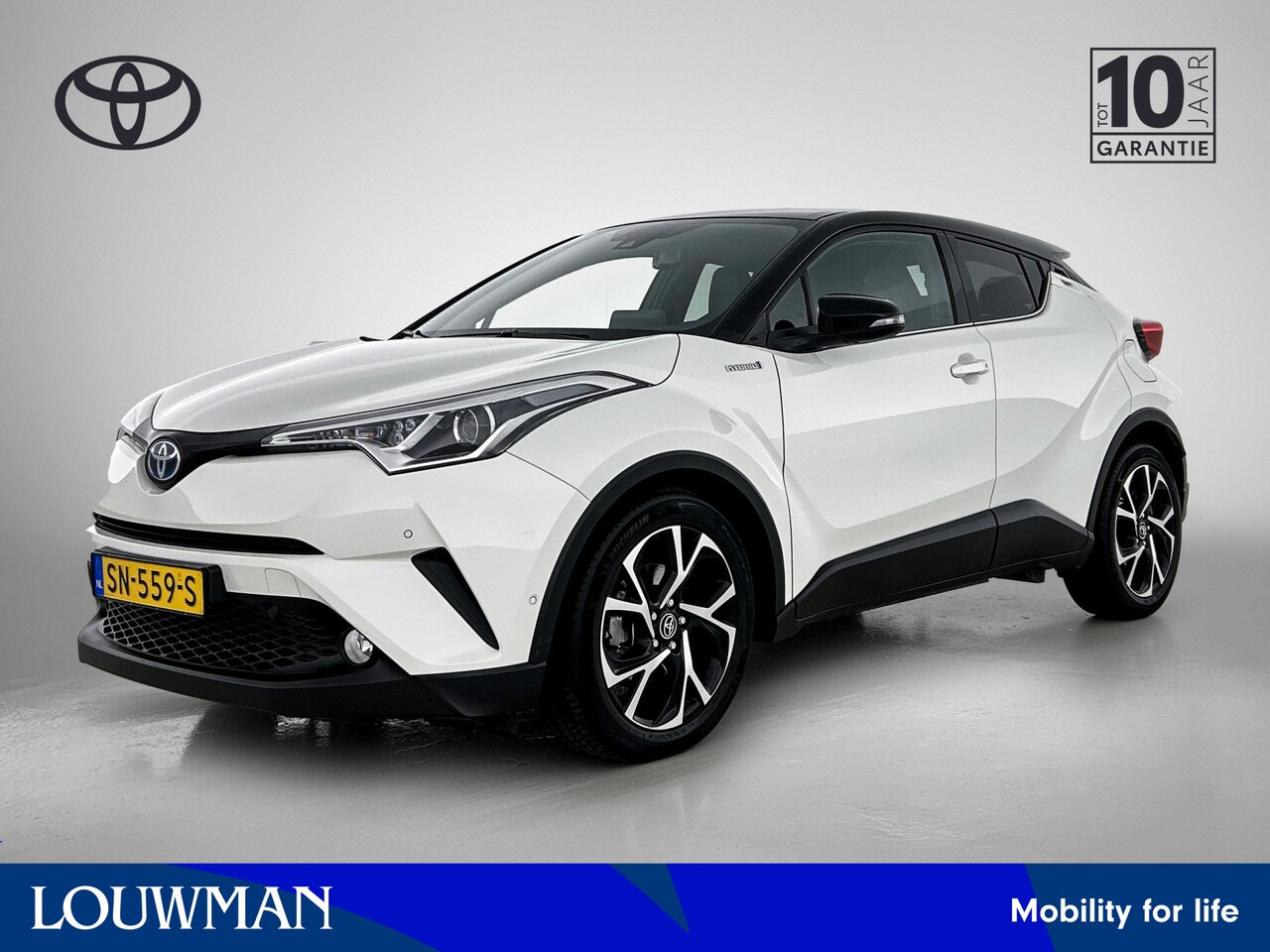 Toyota C-HR - 1.8 Hybrid Bi-Tone Plus | Premium uitgevoerd | Lederen interieur | Stoel + Stuurverwarming - AutoWereld.nl