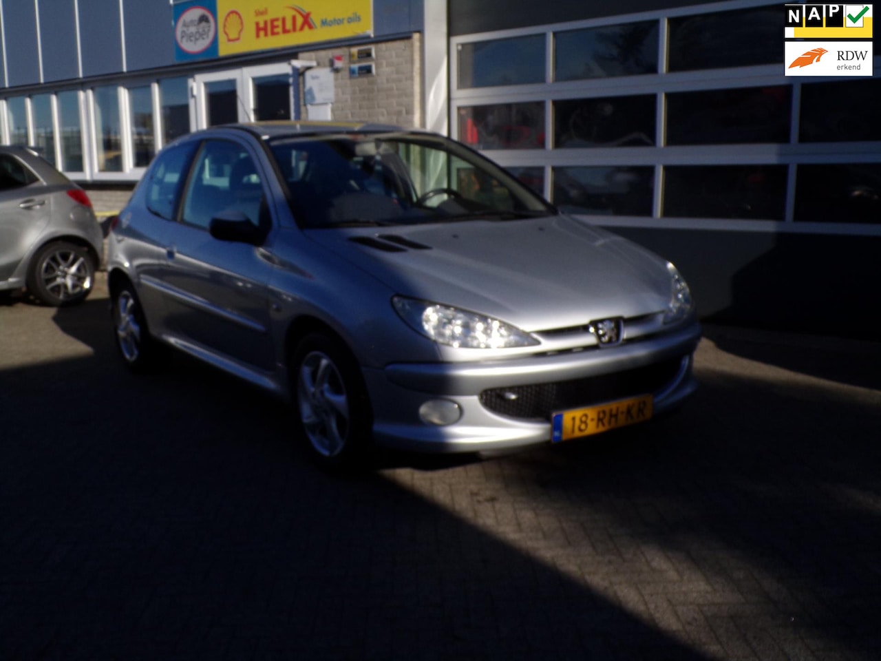 Peugeot 206 - 1.4-16V Quiksilver 1.4-16V Quiksilver - AutoWereld.nl