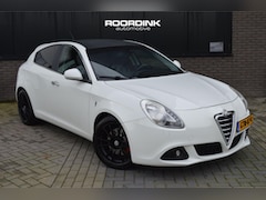Alfa Romeo Giulietta - Clima|Cruise|Leder|Xenon|Automaat