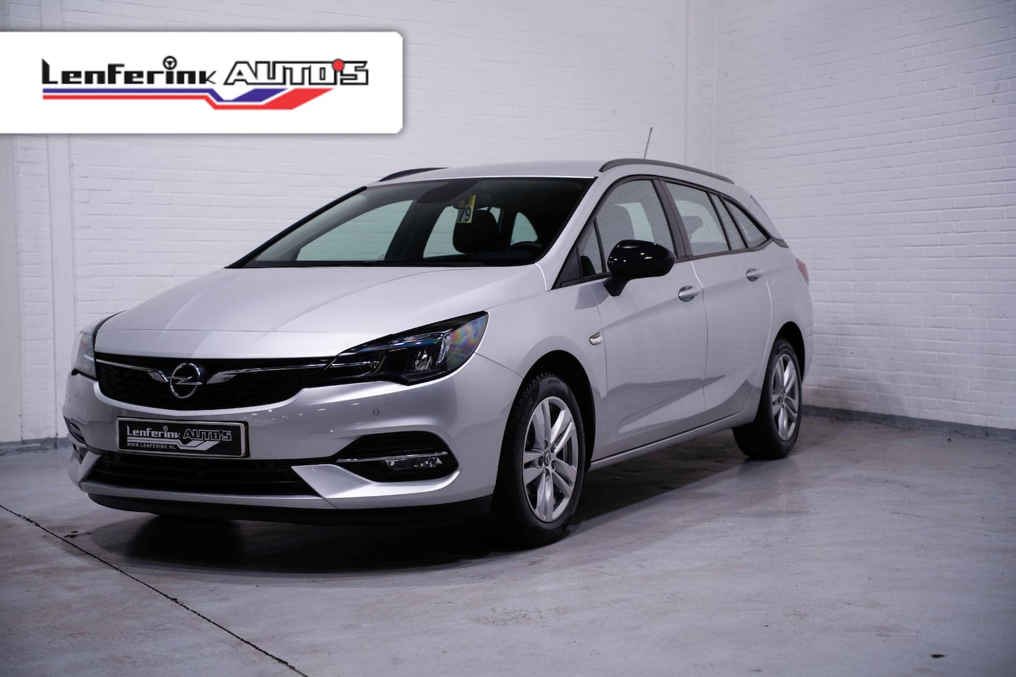 Opel Astra Sports Tourer - 1.2 Edition Navi Camera 1e Eigenaar 16.000 km NAP PDC v+a Rijklaar! - AutoWereld.nl
