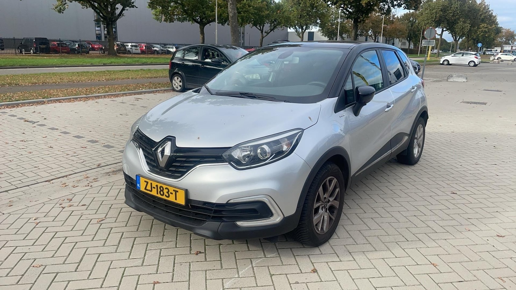 Renault Captur - 1.2 TCe Limited | Automaat | Climate Control | Parkeersensoren | - AutoWereld.nl