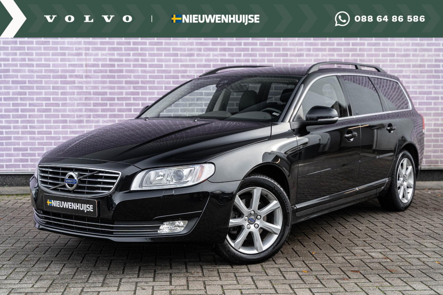 Volvo V70 - 2.0 T4 Polar | Trekhaak | Lederen bekleding | Bi-xenon koplampen | Standkachel | Navigatie - AutoWereld.nl