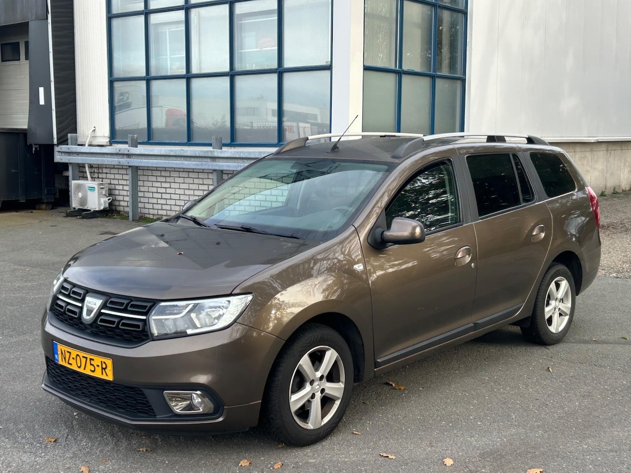 Dacia Logan MCV - 0.9 TCe! 181.000km! BJ 05-2017! INCL BTW! - AutoWereld.nl