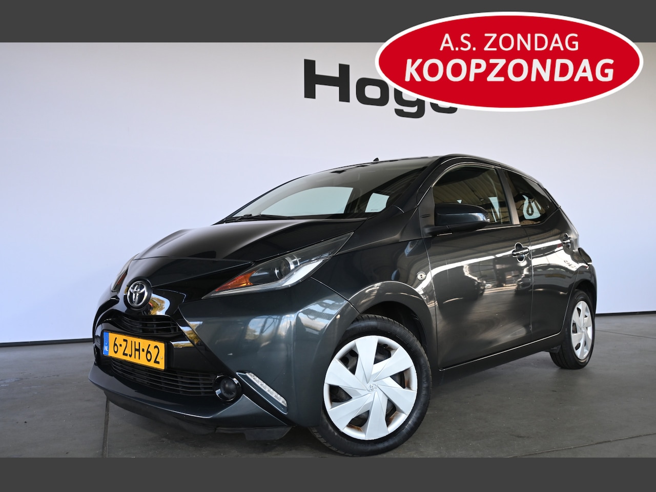 Toyota Aygo - 1.0 VVT-i x-play Airco LED Camera! Dealer Onderhouden! Inruil Mogelijk! - AutoWereld.nl