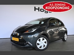 Toyota Aygo - 1.0 VVT-i x-play Airco LED Camera Dealer Onderhouden Inruil Mogelijk