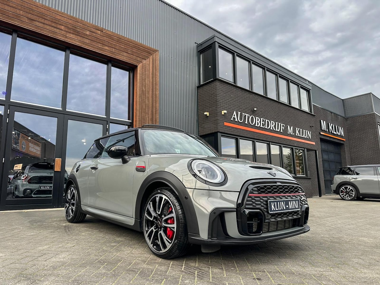 MINI John Cooper Works - Mini 2.0 JCW Pack F1 aut 231pk Nardo/Pano/Camera/Hk/Btw - AutoWereld.nl