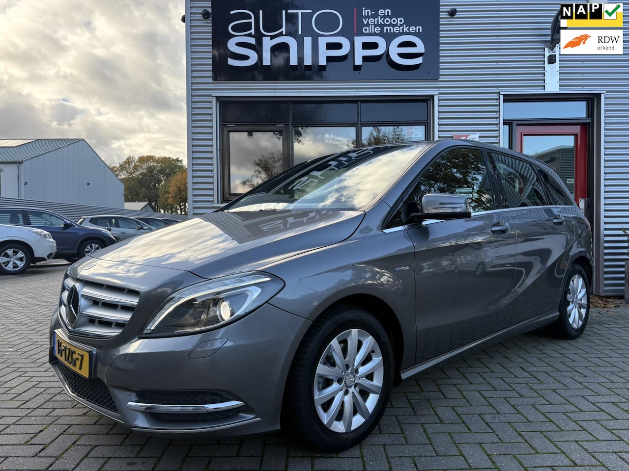 Mercedes-Benz B-klasse - 200 Ambition -AUTOMAAT-CLIMA-STOELVERWARMING-MEMORY SEATS-TREKHAAK-1400 KG TREKGEWICHT-XEN - AutoWereld.nl