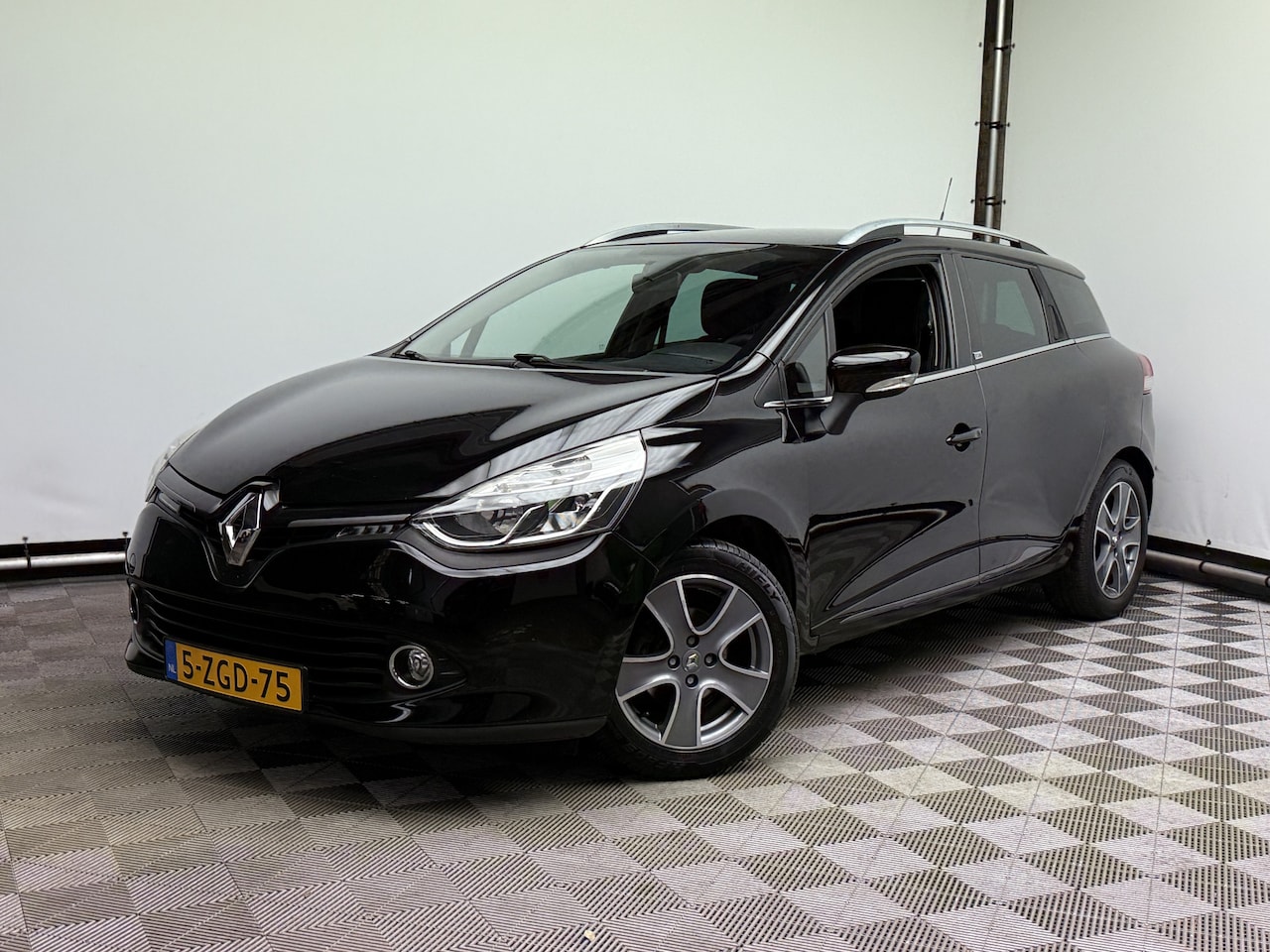 Renault Clio Estate - 0.9 TCe Night&Day Navi ECC R-Link NL Auto - AutoWereld.nl