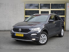 Volkswagen T-Roc - 1.5 TSI 150PK Style Business BJ2021 Lmv 16" | Led | Pdc | Navi | Trekhaak | Elek. achterkl