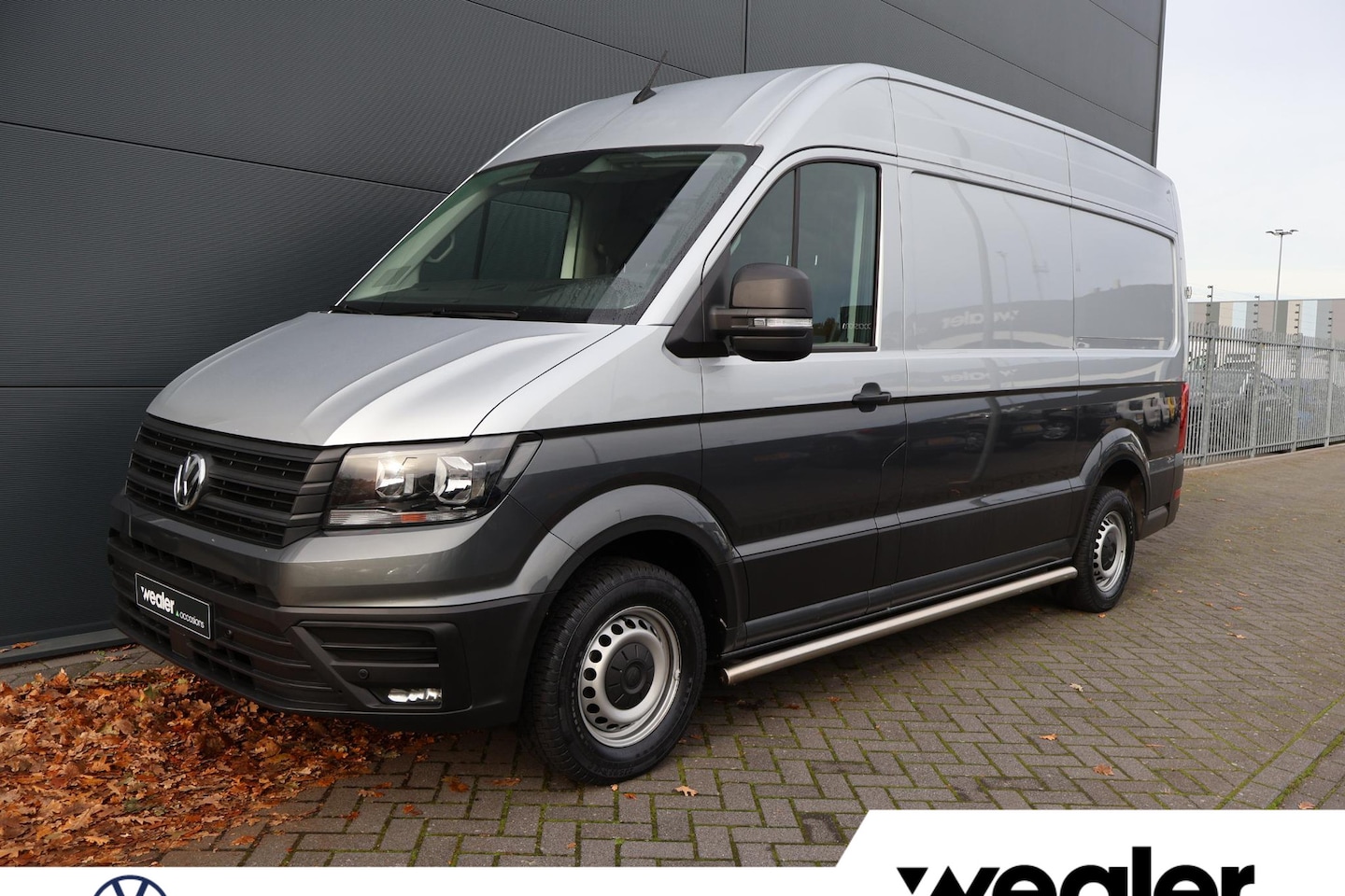 Volkswagen Crafter - 35 2.0 TDI L3H3 Comfortline EURO VI | 140 PK | Trekhaak | Cruise control | Navigatiesystee - AutoWereld.nl