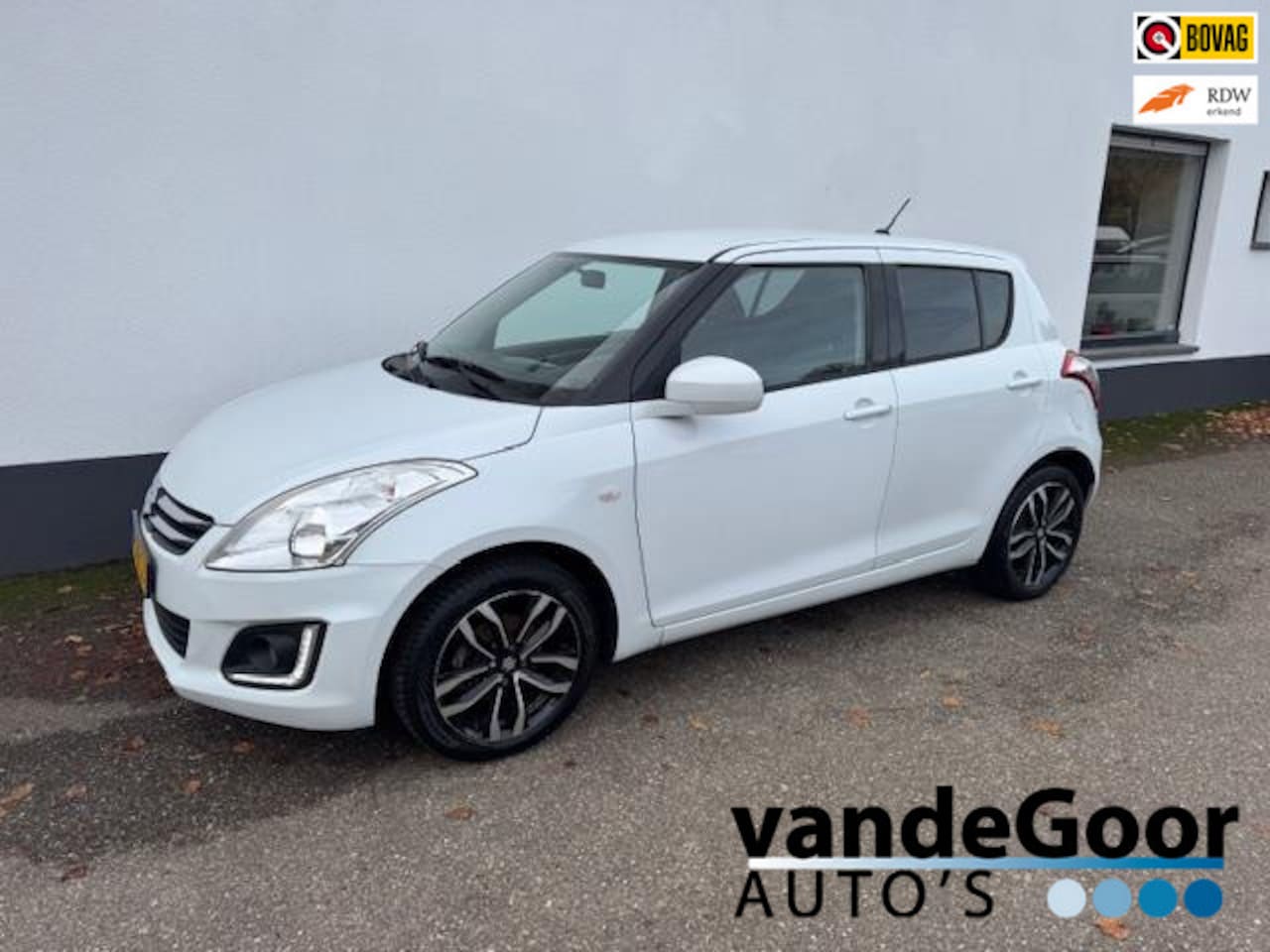 Suzuki Swift - 1.2 S-Edition EASSS 1.2 S-Edition EASSS, '16, 5-drs, airco, mf-stuur, lm-velgen ! - AutoWereld.nl