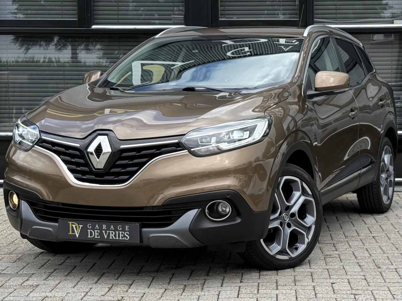 Renault Kadjar - 1.2 TCe CrossBorder 1500kg Trekgewicht Leder Trekhaak Garantie - AutoWereld.nl