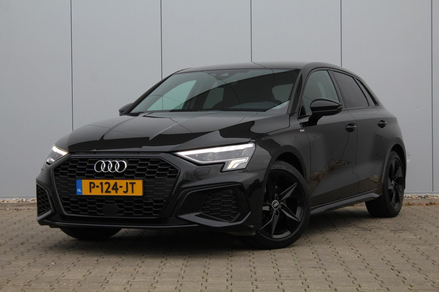 Audi A3 Sportback - 30 TFSI S edition | 3x S-Line | Automaat | LED | Virtual cockpit | PDC | Apple carplay | N - AutoWereld.nl
