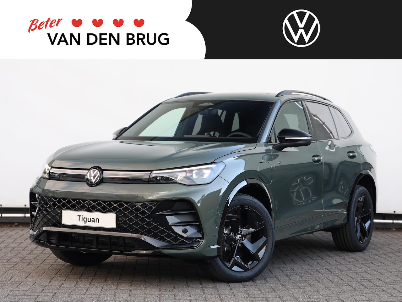Volkswagen Tiguan - 1.5 eHybrid R-Line Edition Navi | Trekhaak | Black Style | 20"York | LED Matrix IQ | 360 c - AutoWereld.nl
