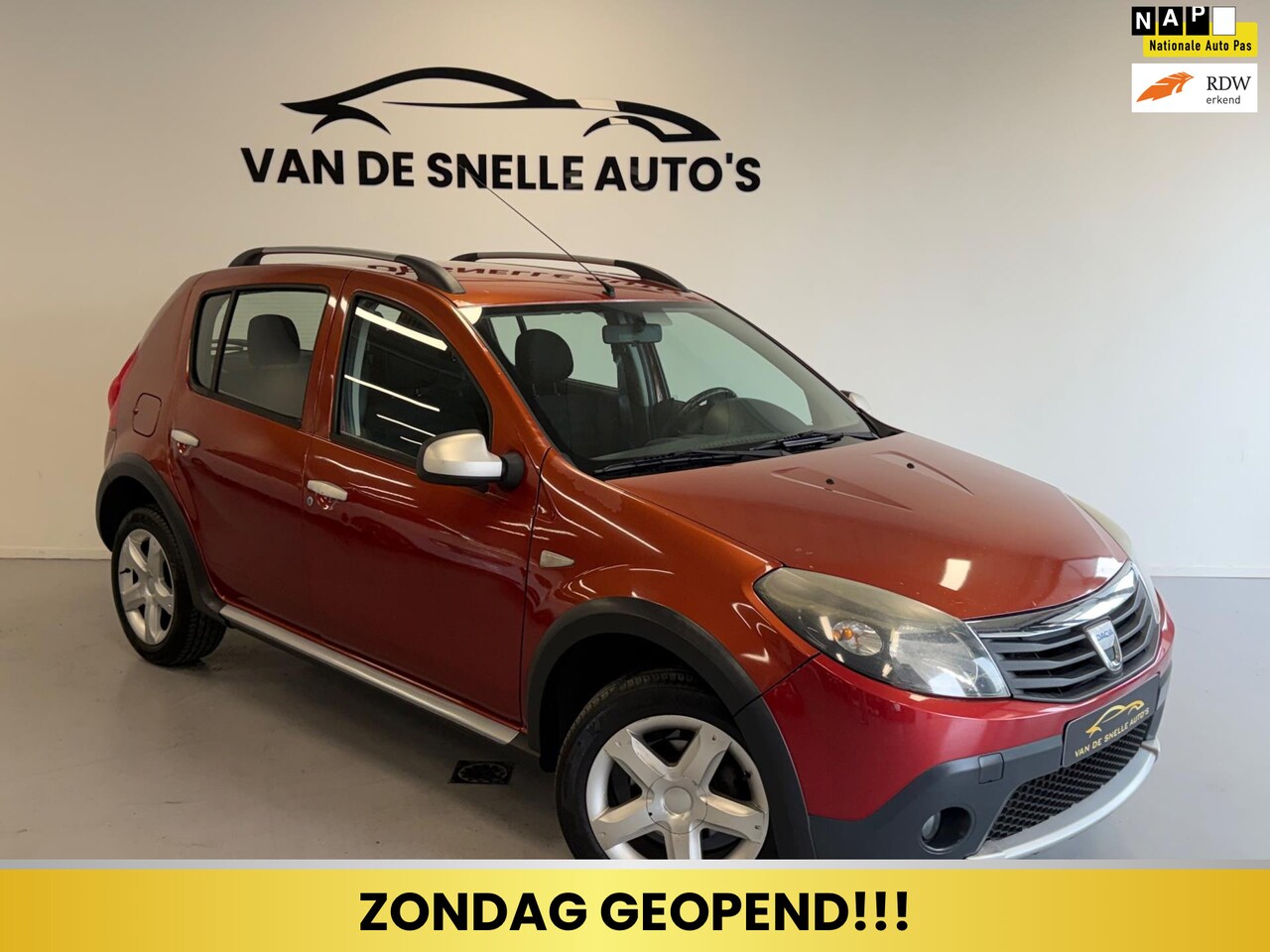 Dacia Sandero Stepway - 1.6 AIRCO/DISTRIBUTIEVERVANGEN/ONDERHOUDGESCHIEDENIS - AutoWereld.nl