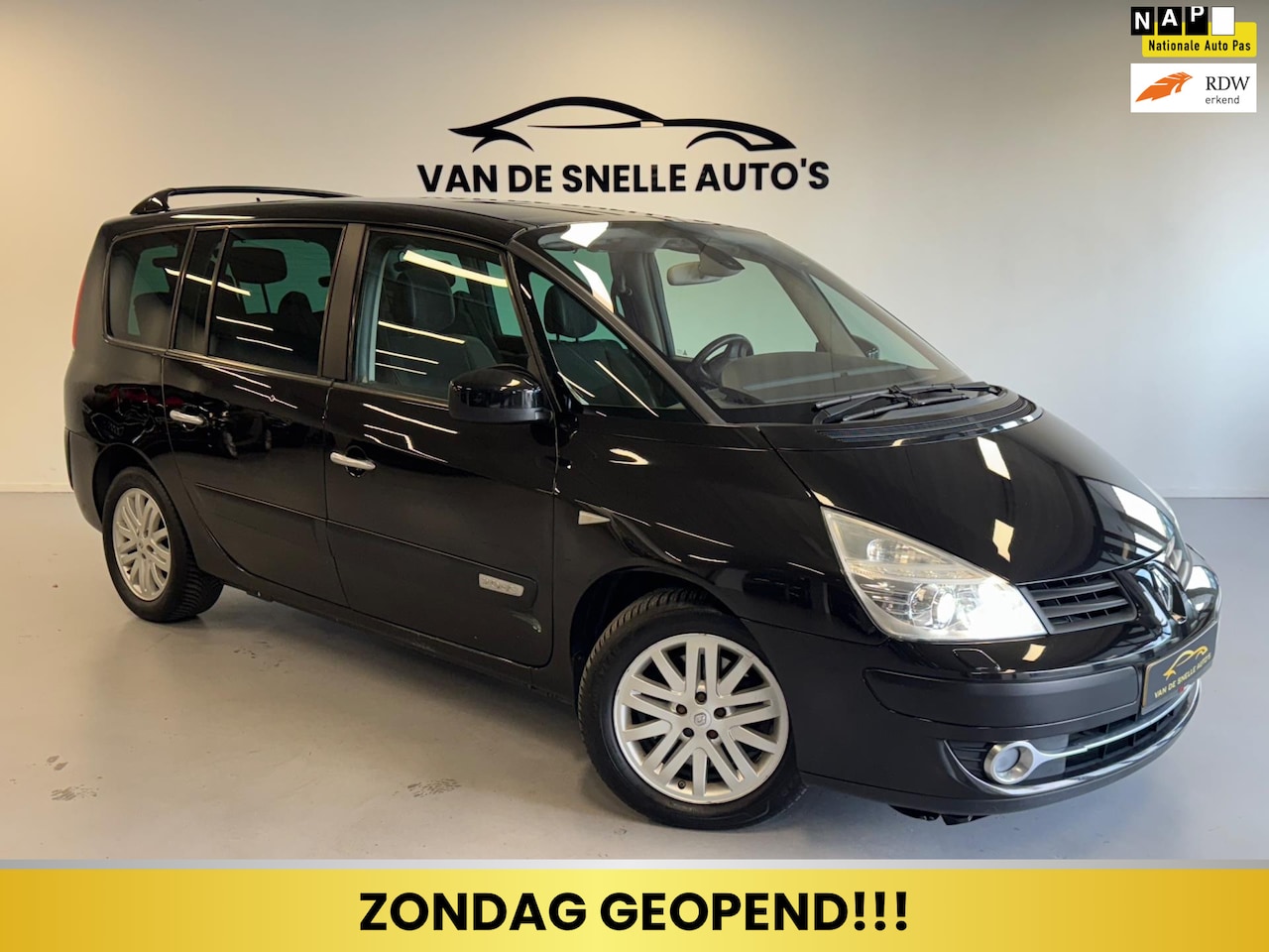 Renault Grand Espace - 2.0 dCi Initiale 6p AUTOMAAT/ALCANTARA/PANO - AutoWereld.nl