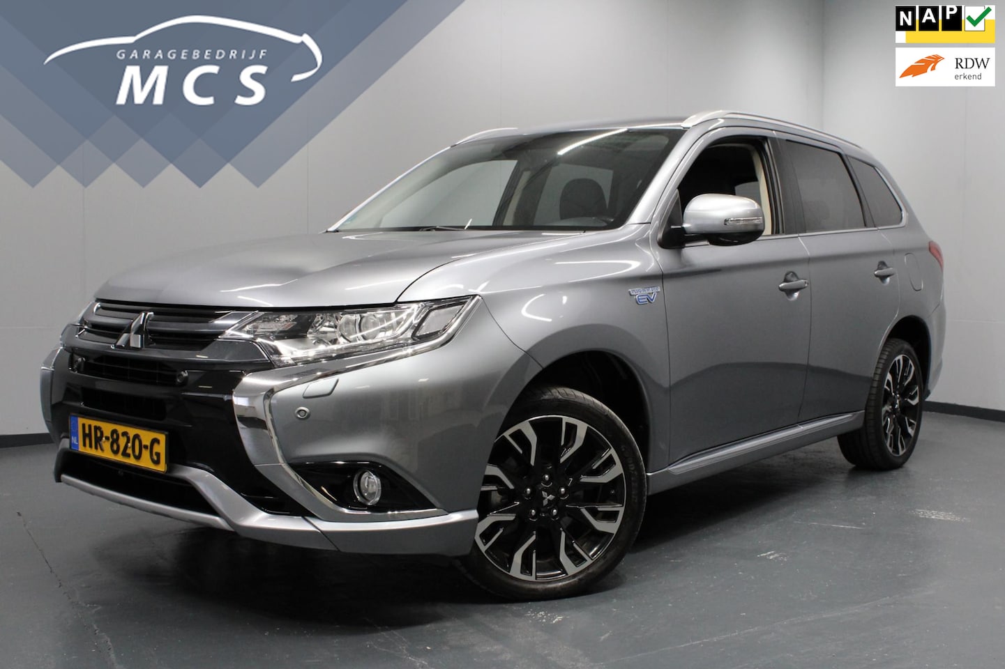 Mitsubishi Outlander - 2.0 PHEV Executive Edition / Trekhaak / Stoelverwarming / DAB - AutoWereld.nl