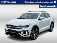 Volkswagen T-Roc - 1.5 TSI 150pk R-Line DSG Automaat Panoramadak / Leder / IQ LED verlichting / 19"LM / Navig