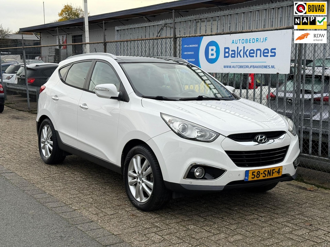 Hyundai ix35 - 2.0i i-Catcher | Automaat | Leder | Pano | Trekhaak - AutoWereld.nl