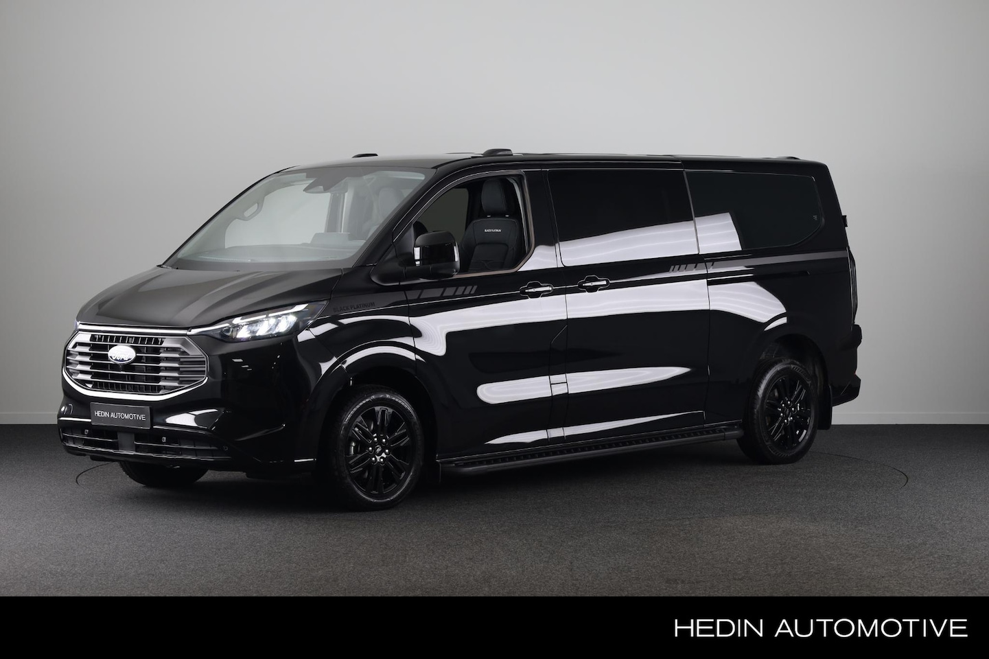Ford Transit Custom - 320 2.5 PHEV L2H1 Black Platinum DC Direct uit Voorraad leverbaar - AutoWereld.nl