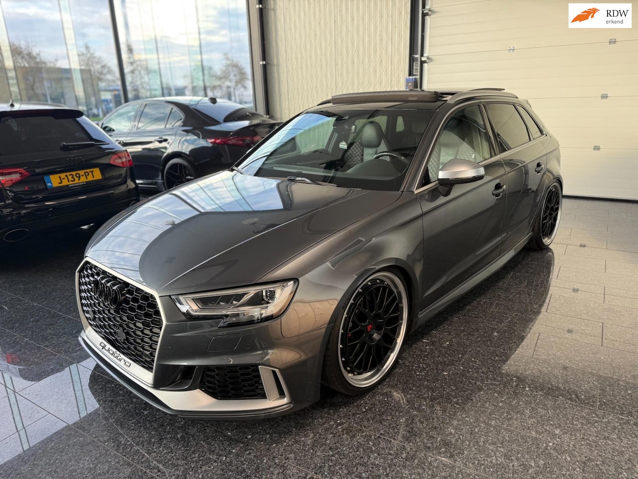 Audi A3 Sportback - 2.5 TFSI RS 3 Quattro RS3 2018 400PK Pano KW Carbon - AutoWereld.nl