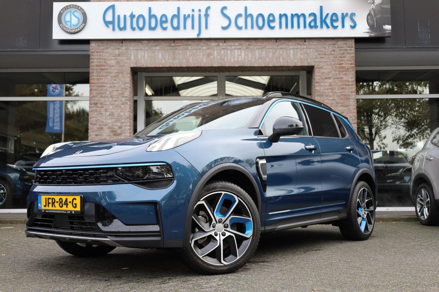 Lynk & Co 01 - 1.5 261PK! 6.6 Kwh LADEN! MY23 ZWARTE-HEMEL 360-CAMERA PANO/SCHUIF INFINITY ZWARTE-HEMEL D - AutoWereld.nl