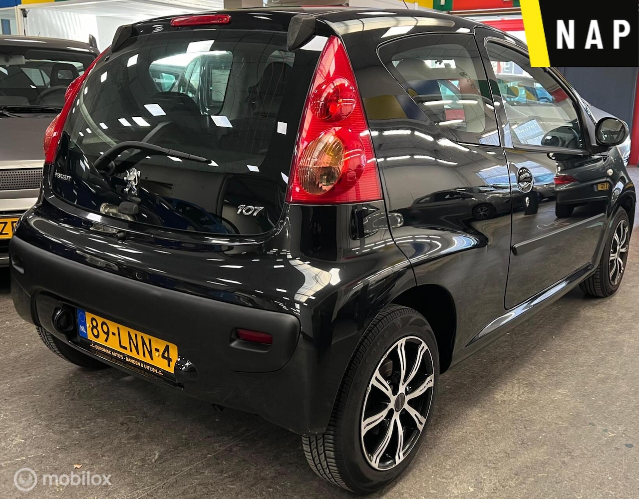 Peugeot 107 - 1.0-12V Urban Move NAP - Airco - AutoWereld.nl