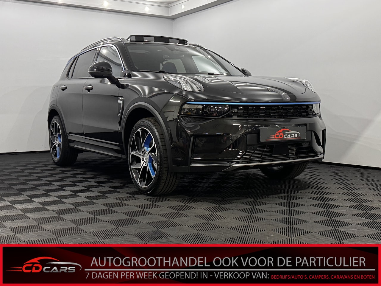 Lynk & Co 01 - 1.5 Pano, 360 Camera, Navi, Keyless start, Stoelverwarming, Elektrische achterklep, 3 jaar - AutoWereld.nl