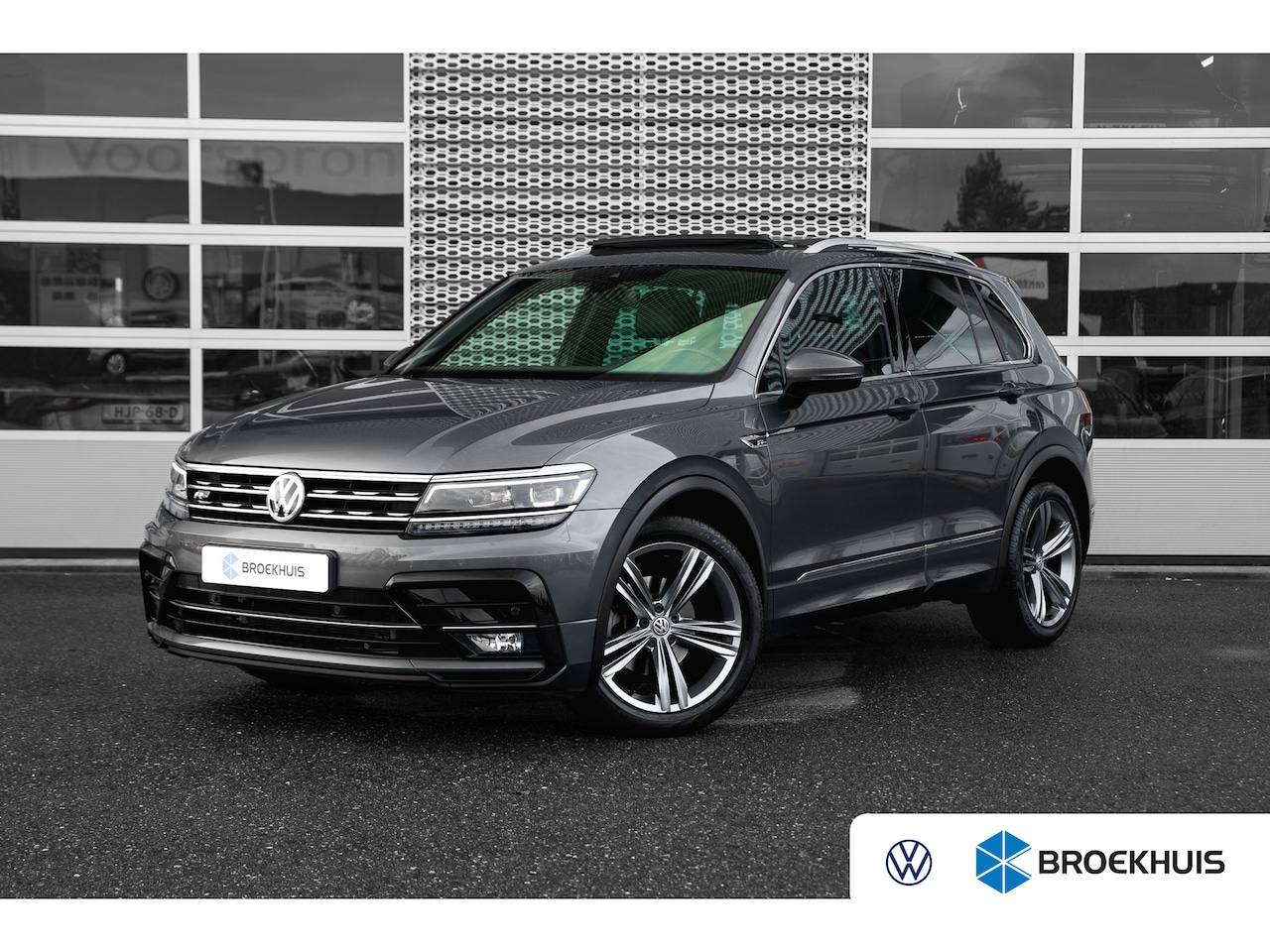 Volkswagen Tiguan - 1.5 TSI ACT Highline Business R | Airco separaat achter | Buitenspiegels elektrisch verste - AutoWereld.nl