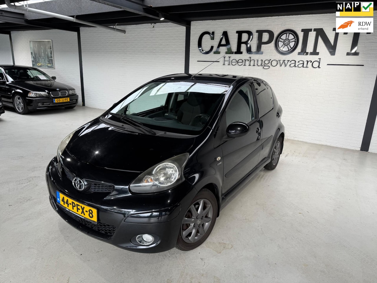 Toyota Aygo - 1.0-12V Dynamic Navigator 2011 5-Deurs Airco Elek Pak Nw Koppeling NAP Lm Velgen - AutoWereld.nl