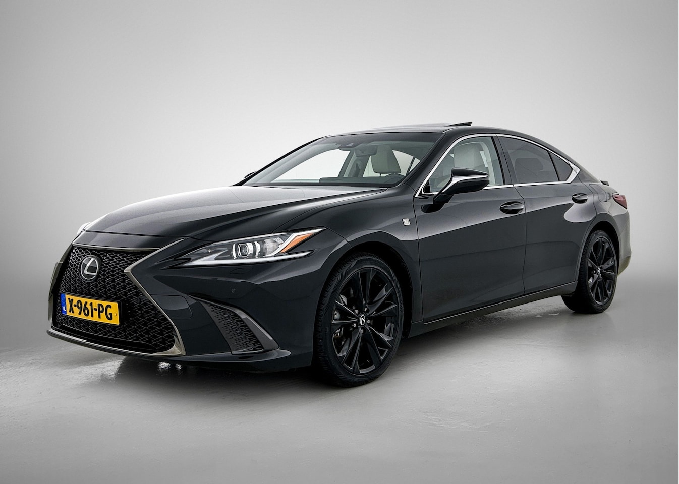 Lexus ES - 300h F Sport Design 300h F Sport Design - AutoWereld.nl