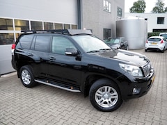 Toyota Land Cruiser - LANDCRUISER 3.0 D-4D SX BOMVOL LUXE XENON GRIJS KENT
