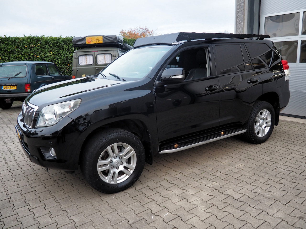 Toyota Land Cruiser - LANDCRUISER 3.0 D-4D SX BOMVOL LUXE XENON GRIJS KENT