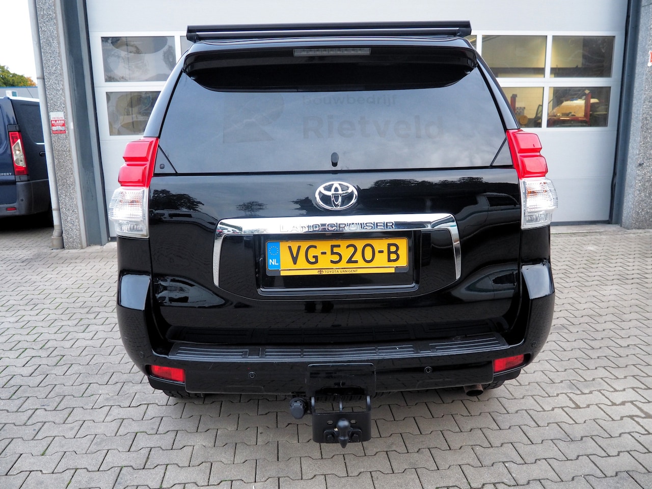Toyota Land Cruiser - LANDCRUISER 3.0 D-4D SX BOMVOL LUXE XENON GRIJS KENT