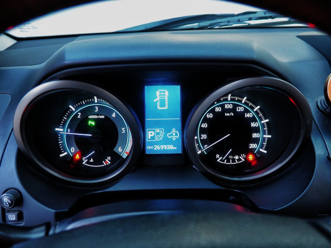 Toyota Land Cruiser 150 - LANDCRUISER SERIES 3.0 D-4D SX BOMVOL LUXE! XENON GRIJS KENT.