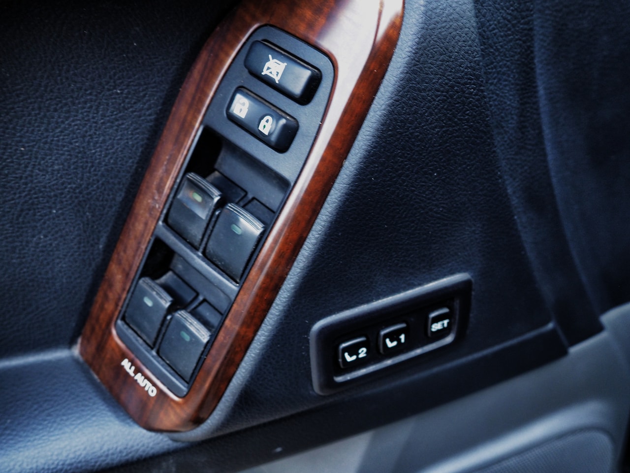 Toyota Land Cruiser 150 - LANDCRUISER SERIES 3.0 D-4D SX BOMVOL LUXE! XENON GRIJS KENT.