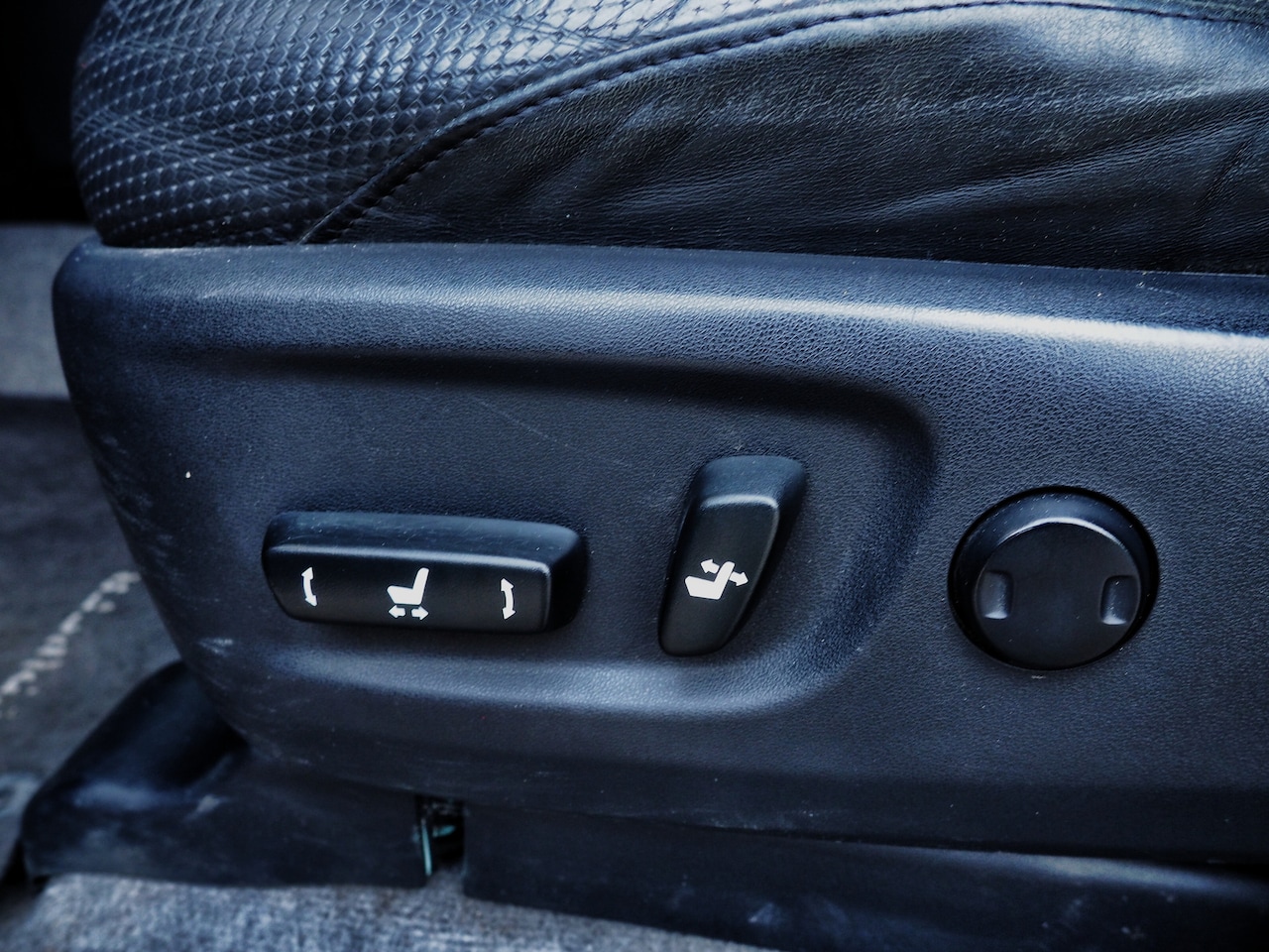 Toyota Land Cruiser 150 - LANDCRUISER SERIES 3.0 D-4D SX BOMVOL LUXE! XENON GRIJS KENT.