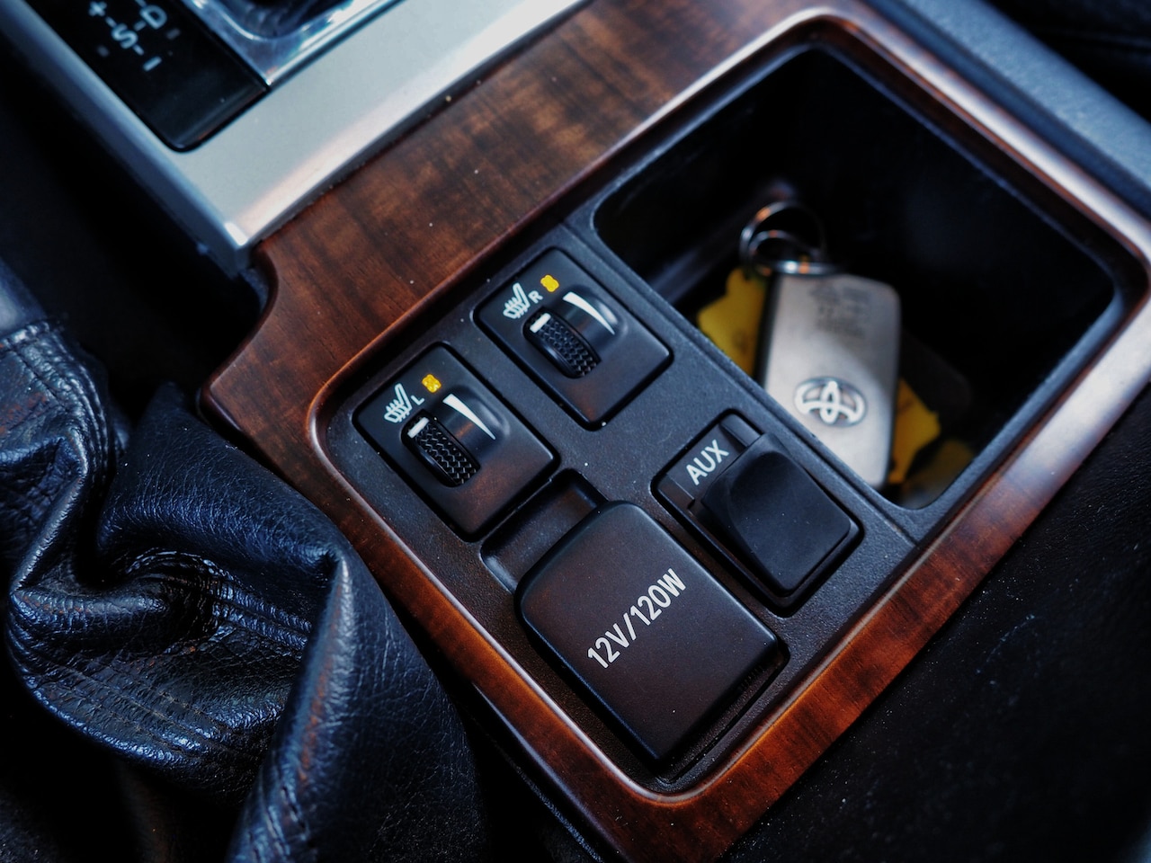 Toyota Land Cruiser 150 - LANDCRUISER SERIES 3.0 D-4D SX BOMVOL LUXE! XENON GRIJS KENT.