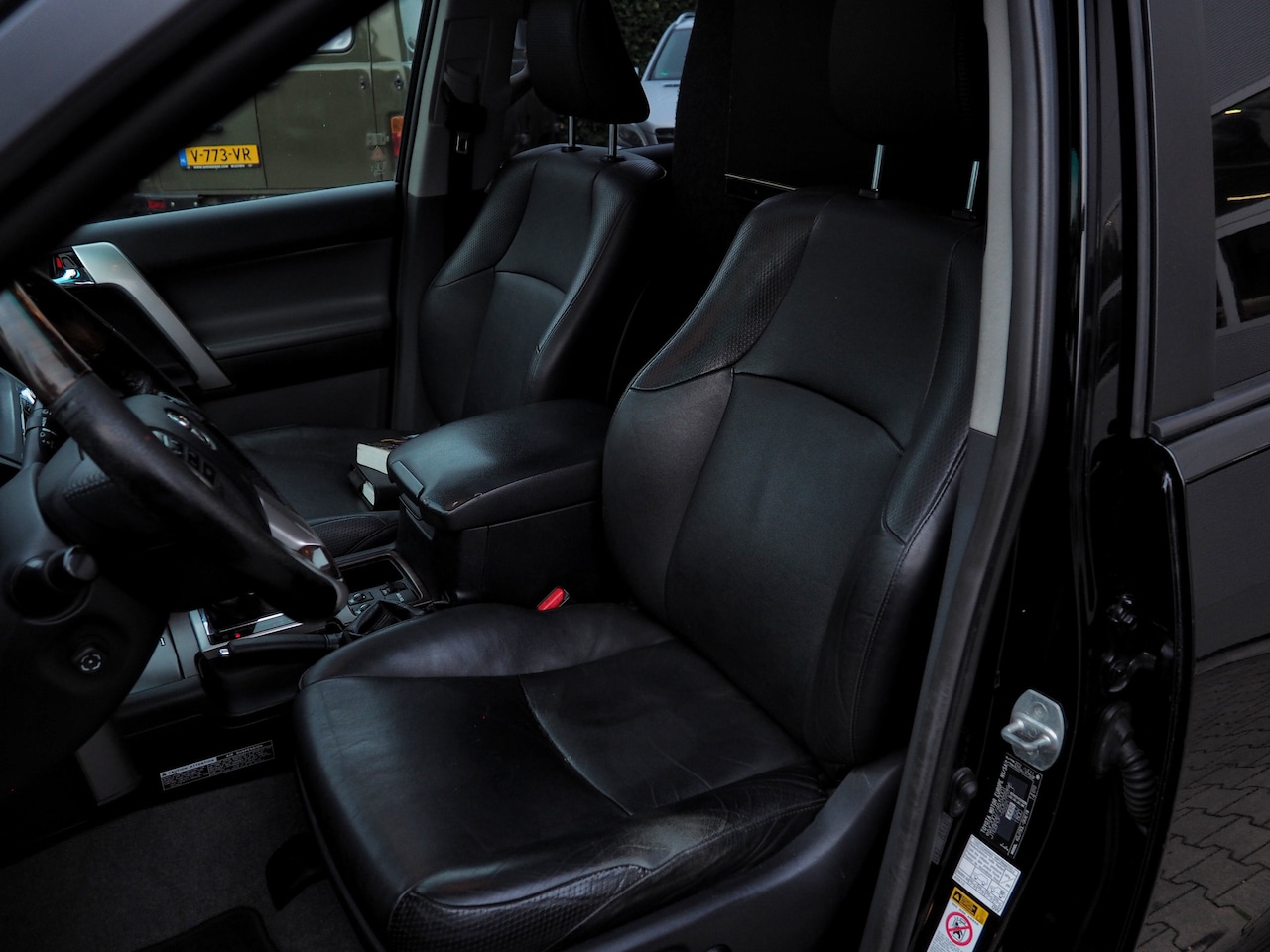 Toyota Land Cruiser 150 - LANDCRUISER SERIES 3.0 D-4D SX BOMVOL LUXE! XENON GRIJS KENT.